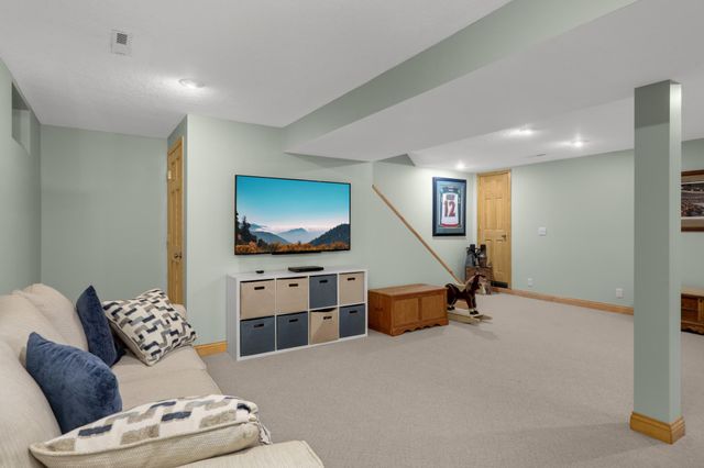 6690 Berkshire Lane N, Maple Grove, MN 55311