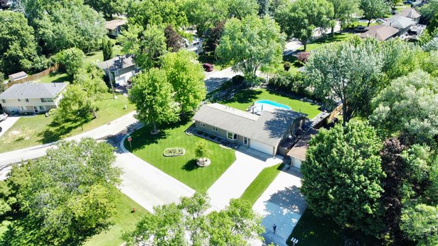 6690 Berkshire Lane N, Maple Grove, MN 55311