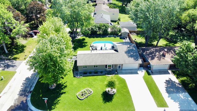 6690 Berkshire Lane N, Maple Grove, MN 55311