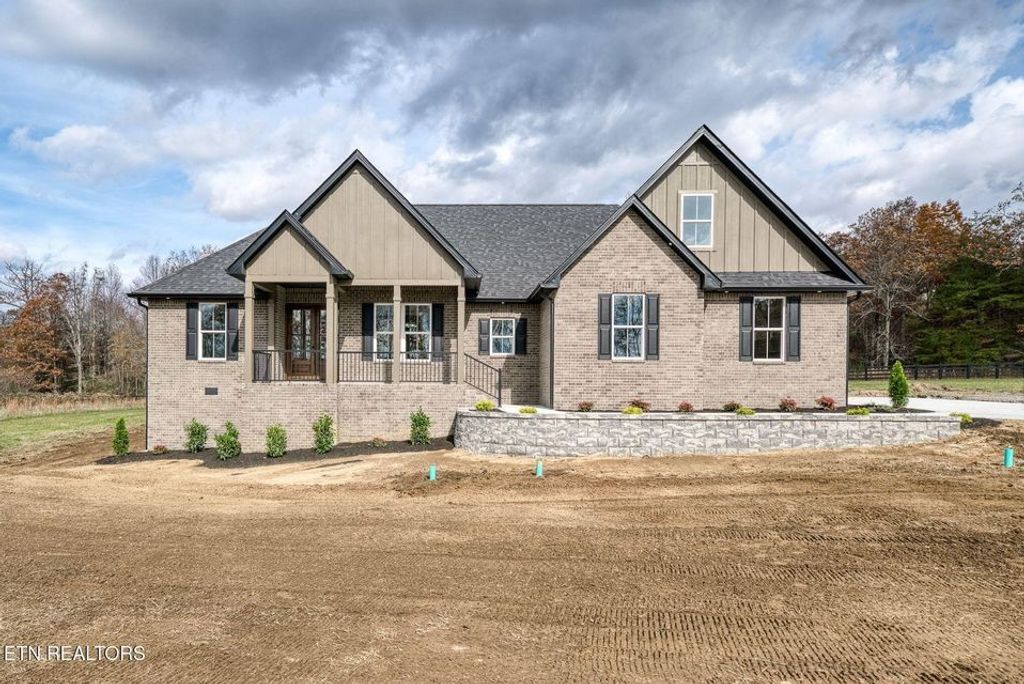279 Catoosa Ridge Dr, Crossville, TN 38571