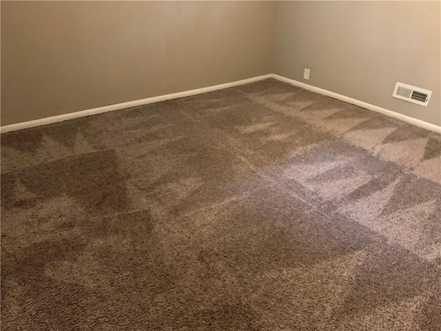 10821 BENNINGTON Avenue, Kansas City, MO 64134