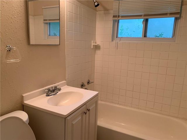 10821 BENNINGTON Avenue, Kansas City, MO 64134