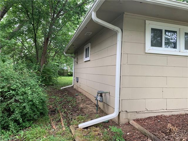 10821 BENNINGTON Avenue, Kansas City, MO 64134