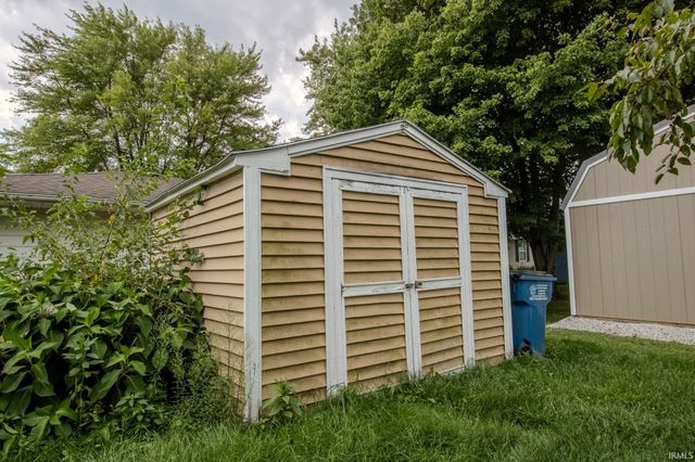 116 Sprunger Drive, Wanatah, IN 46390