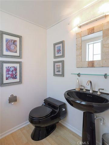 440 Marine Place, Manhattan Beach, CA 90266