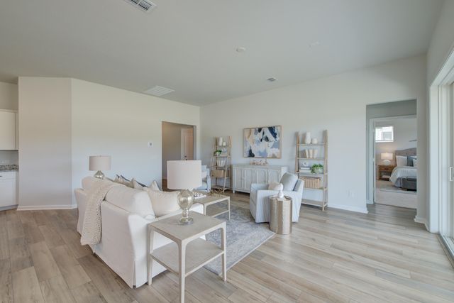 424 Kandinsky Street, Charleston, SC 29492