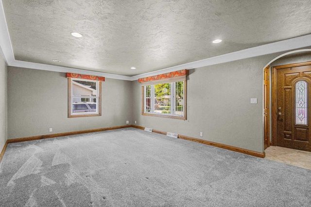2700 N LILLIAN COURT, Appleton, WI 54911