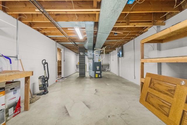 2700 N LILLIAN COURT, Appleton, WI 54911
