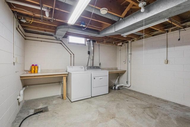 2700 N LILLIAN COURT, Appleton, WI 54911