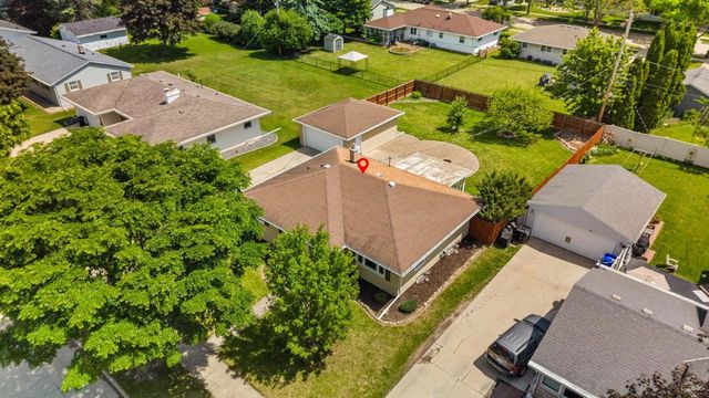 2700 N LILLIAN COURT, Appleton, WI 54911