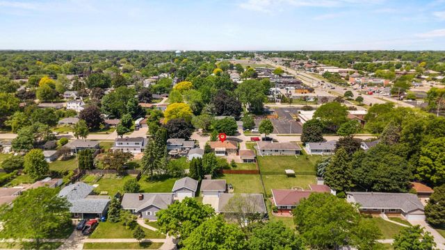 2700 N LILLIAN COURT, Appleton, WI 54911