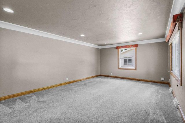 2700 N LILLIAN COURT, Appleton, WI 54911