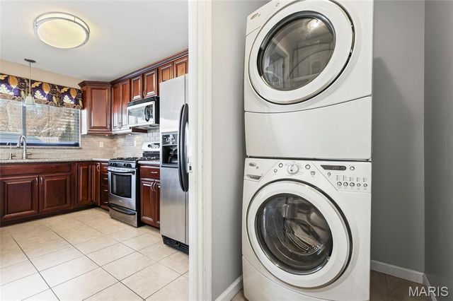 2517 Hidden Meadow Lane, Ballwin, MO 63021