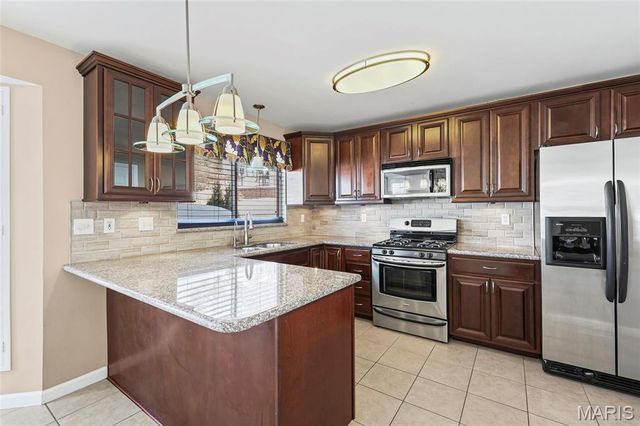 2517 Hidden Meadow Lane, Ballwin, MO 63021