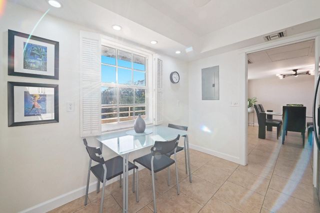 3900 Oaks Clubhouse Drive 310, Pompano Beach, FL 33069