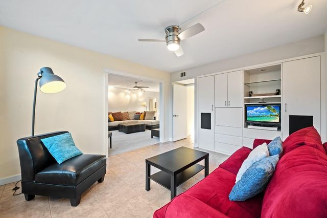 3900 Oaks Clubhouse Drive 310, Pompano Beach, FL 33069