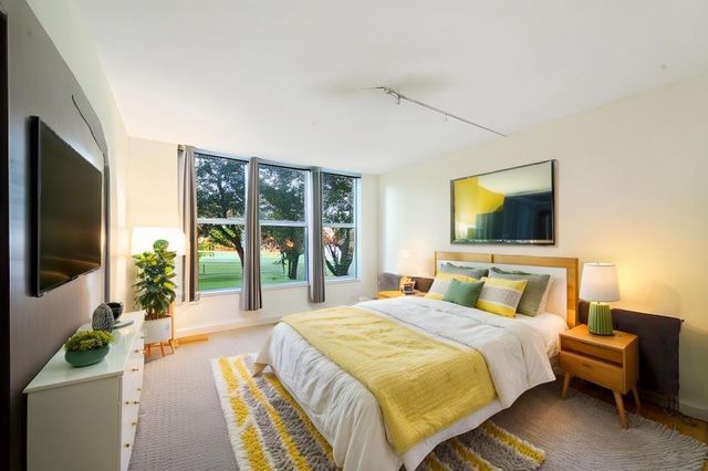 3900 Oaks Clubhouse Drive 310, Pompano Beach, FL 33069