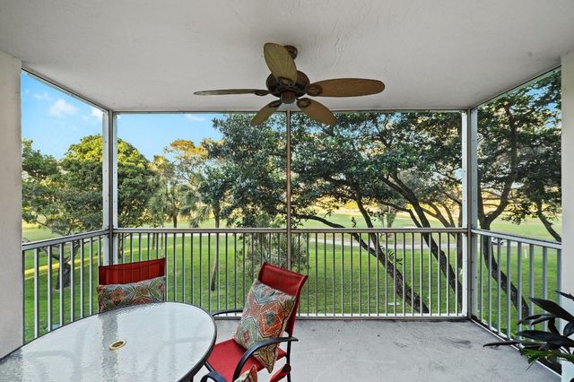 3900 Oaks Clubhouse Drive 310, Pompano Beach, FL 33069
