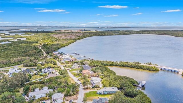 734 WEEDON DRIVE NE, St Petersburg, FL 33702