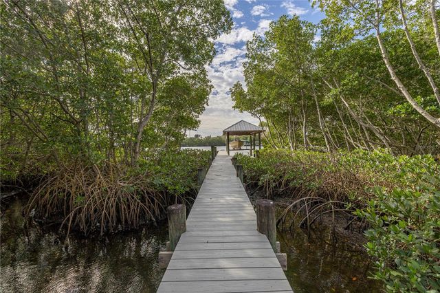 734 WEEDON DRIVE NE, St Petersburg, FL 33702