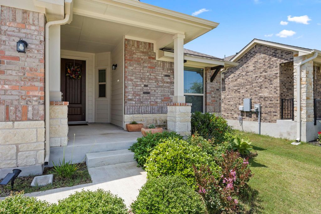 532 Elm Green ST, Hutto, TX 78634