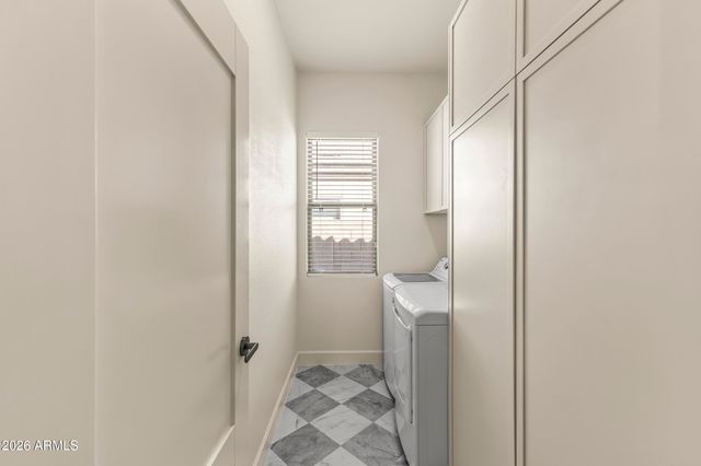 9418 W SALTER Drive, Peoria, AZ 85382