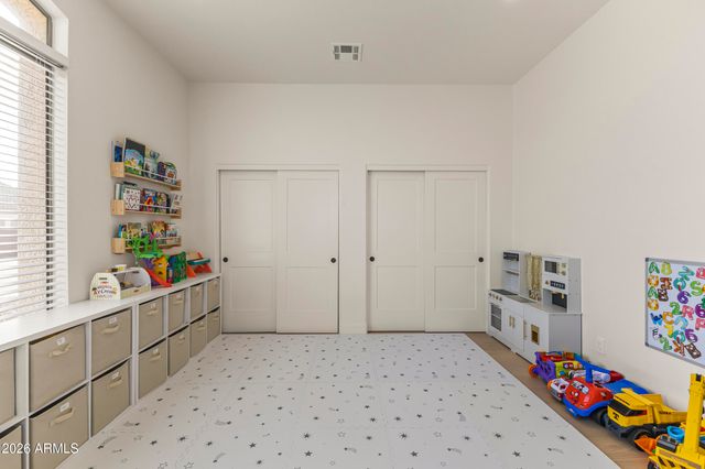 9418 W SALTER Drive, Peoria, AZ 85382