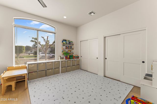 9418 W SALTER Drive, Peoria, AZ 85382