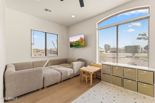 9418 W SALTER Drive, Peoria, AZ 85382