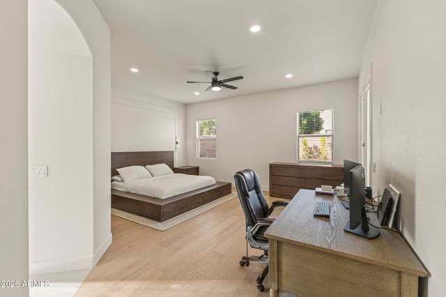 9418 W SALTER Drive, Peoria, AZ 85382