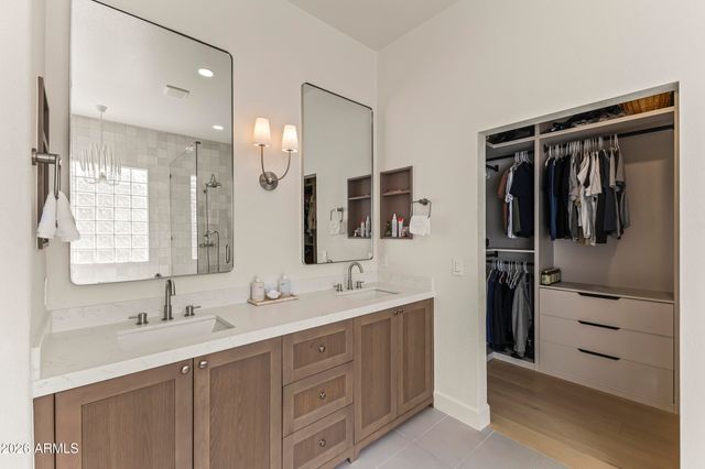 9418 W SALTER Drive, Peoria, AZ 85382