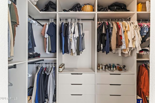 9418 W SALTER Drive, Peoria, AZ 85382