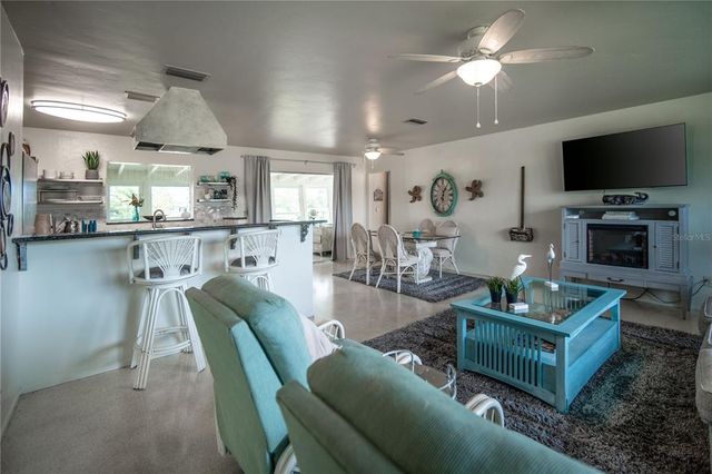 512 SHAMROCK BLVD, Venice, FL 34293