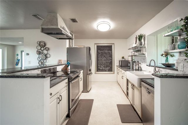 512 SHAMROCK BLVD, Venice, FL 34293