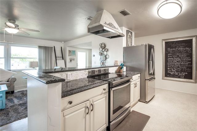 512 SHAMROCK BLVD, Venice, FL 34293