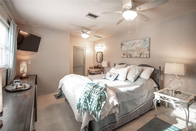 512 SHAMROCK BLVD, Venice, FL 34293