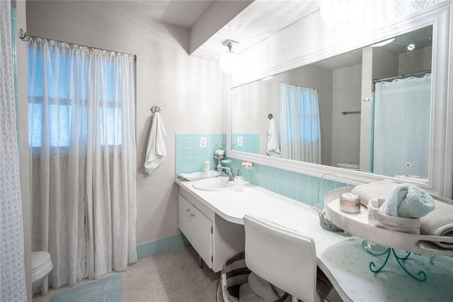 512 SHAMROCK BLVD, Venice, FL 34293