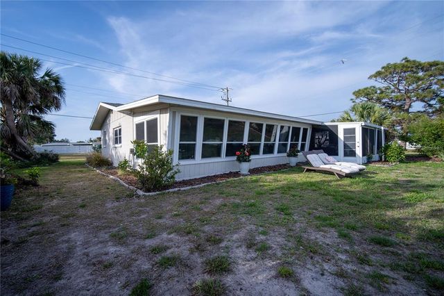 512 SHAMROCK BLVD, Venice, FL 34293