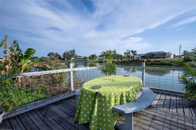 512 SHAMROCK BLVD, Venice, FL 34293