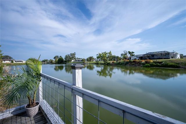 512 SHAMROCK BLVD, Venice, FL 34293
