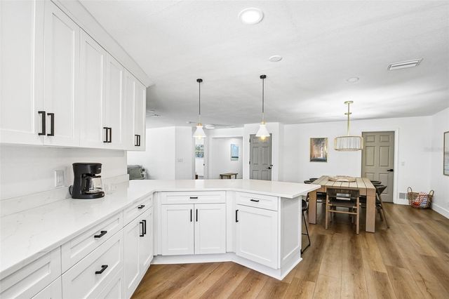 9622 OAKHURST ROAD, Seminole, FL 33776