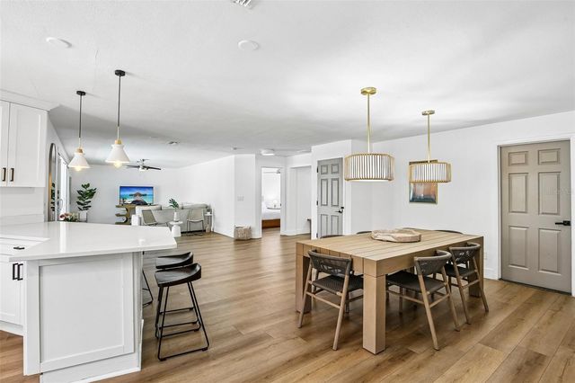 9622 OAKHURST ROAD, Seminole, FL 33776