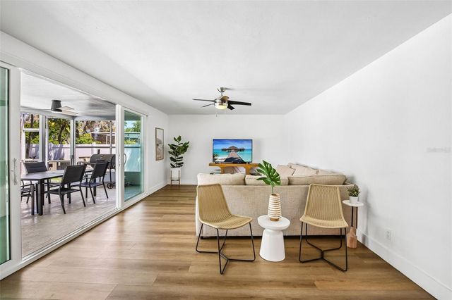 9622 OAKHURST ROAD, Seminole, FL 33776