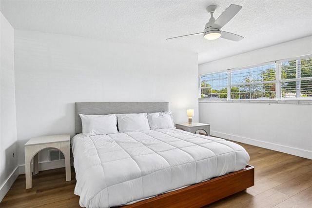 9622 OAKHURST ROAD, Seminole, FL 33776