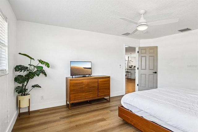 9622 OAKHURST ROAD, Seminole, FL 33776