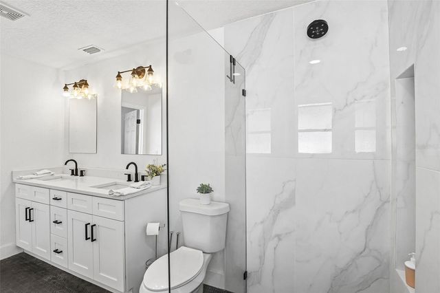 9622 OAKHURST ROAD, Seminole, FL 33776