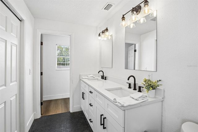 9622 OAKHURST ROAD, Seminole, FL 33776