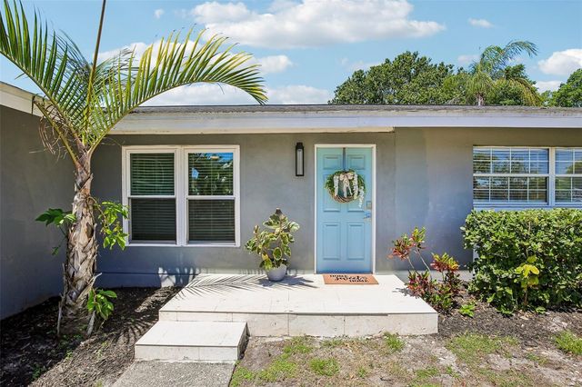 9622 OAKHURST ROAD, Seminole, FL 33776