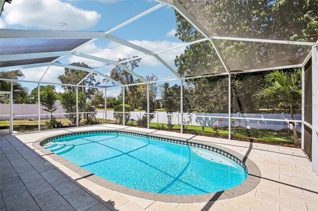 9622 OAKHURST ROAD, Seminole, FL 33776