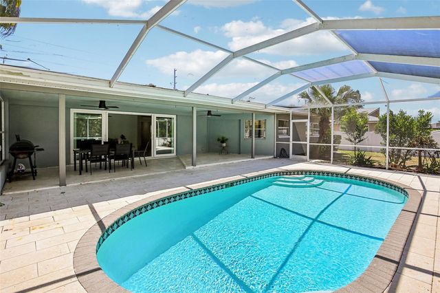 9622 OAKHURST ROAD, Seminole, FL 33776